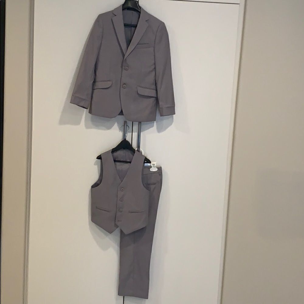 🎉1 hr sale 🎉Suit set 3